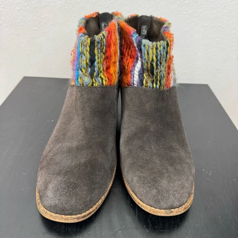 Toms Leila Ankle Boots Womens 9 Cocolate Multi Rainbow Suede Cozy Boho Chic Fall